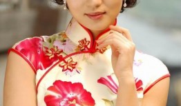 娱乐吃瓜君旗袍小花