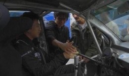 邓超飙车爆料事件视频播放,惊险瞬间引发网友热议