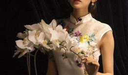 娱乐吃瓜君旗袍小花